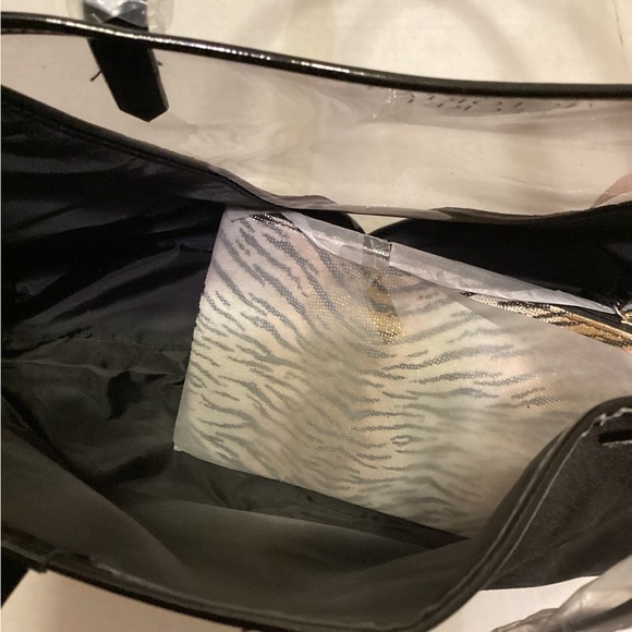 Victoria Secret Tote Bag With Makeup Bag NWT - Picture 2 of 7